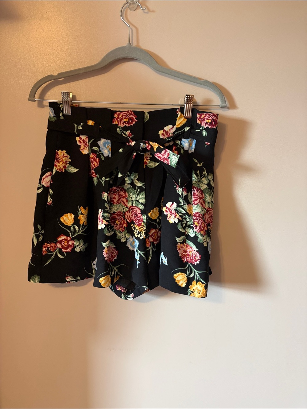 Express Floral Tie-Waist High Rise Shorts
